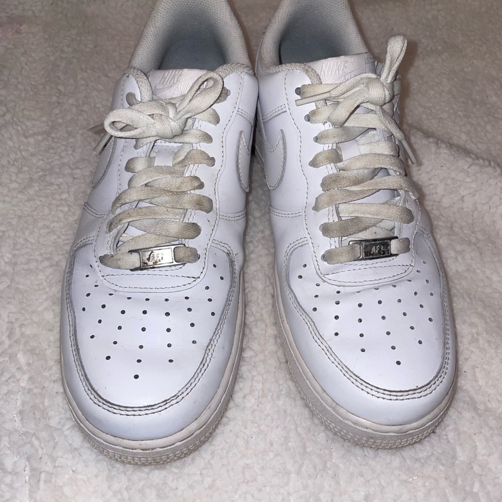 NIKE mens size 8.5